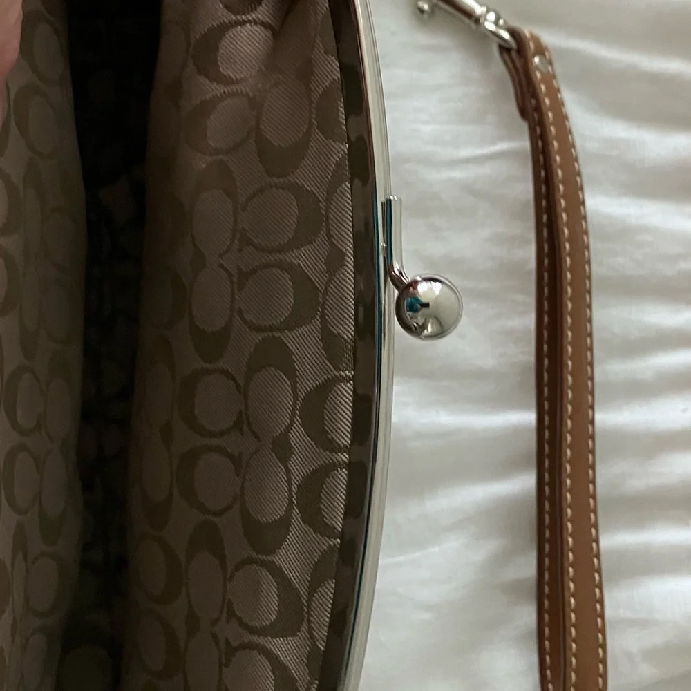 VTG Coach Kisslock Clutch Wristlet Glove Tanned Brown Leather Like New One Owner - Picture 3 of 3